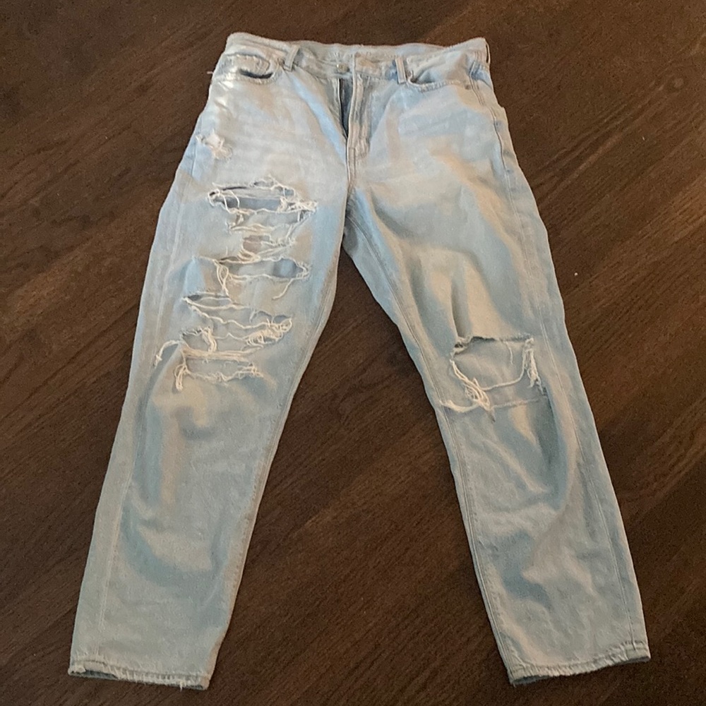 American Eagle distressed jeans